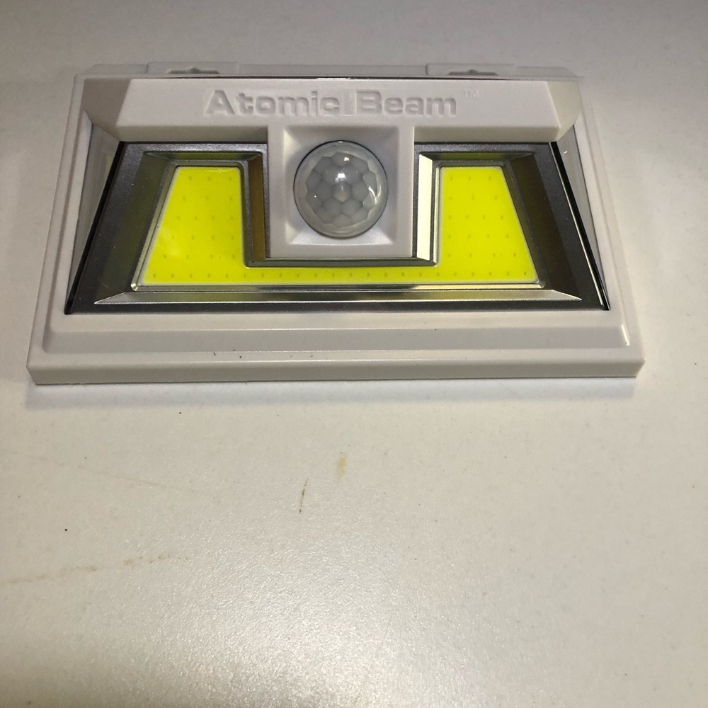 Bulbhead Atomic Beam Light